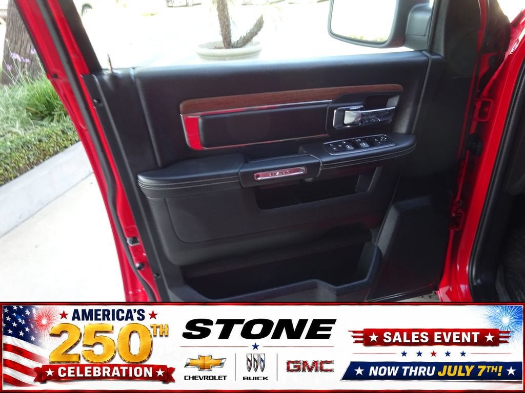 2019 RAM 1500 Classic Laramie Crew Cab 4x2 5'7" Box