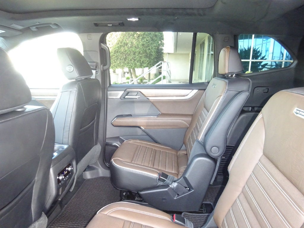 2027 GMC Acadia Denali Ultimate