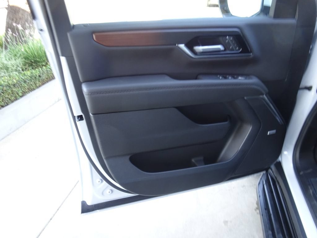 2026 GMC Yukon XL Denali - Photo 24