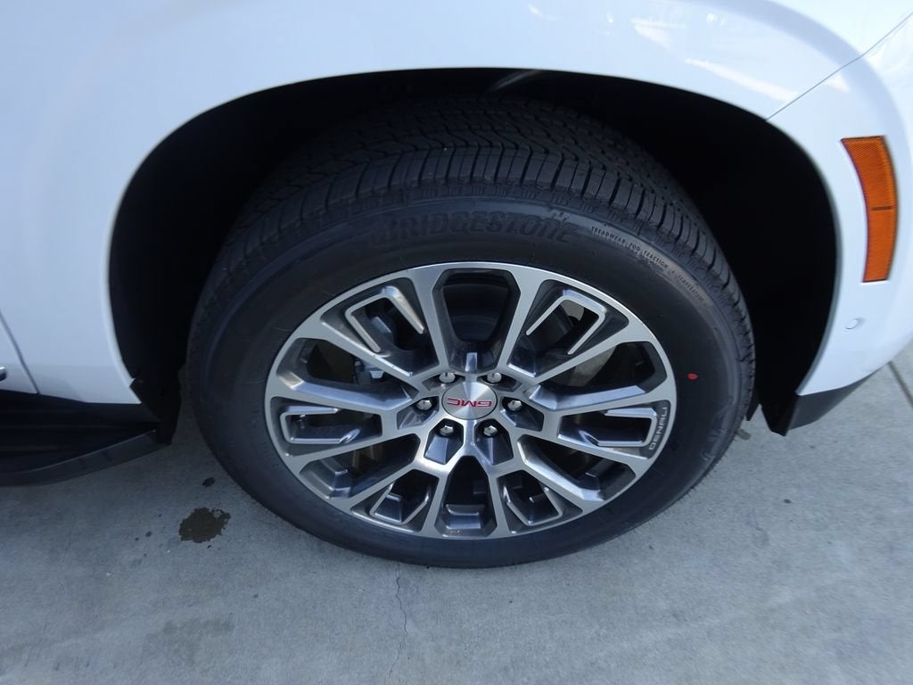 2026 GMC Yukon XL Denali - Photo 9