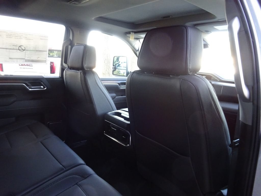 2026 GMC Sierra 3500HD Denali - Photo 23