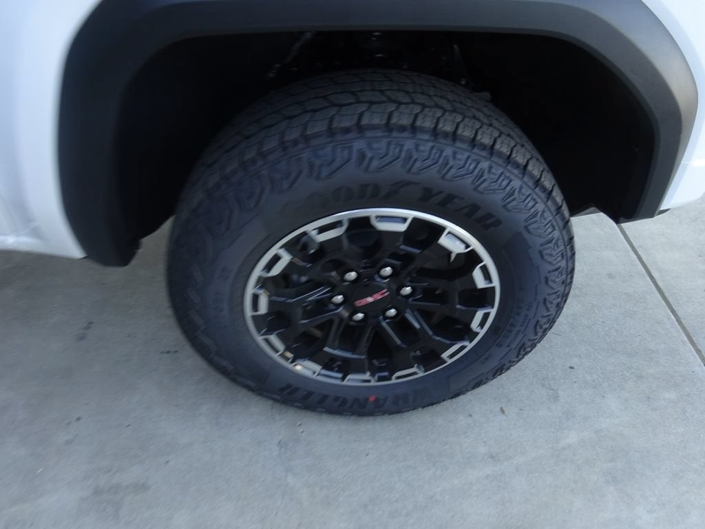 2026 GMC Canyon AT4 - Photo 10