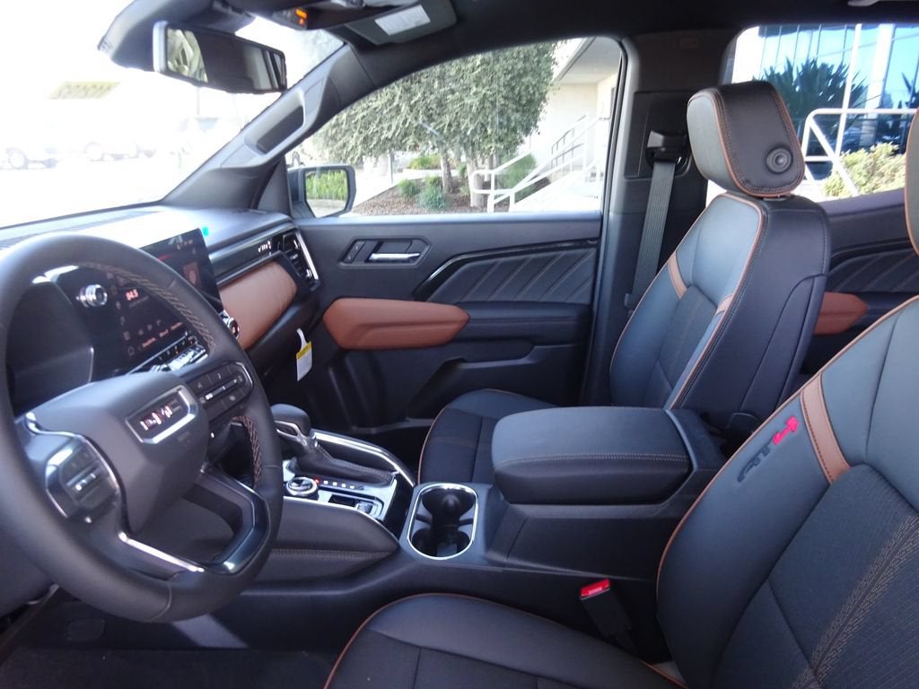 2026 GMC Canyon AT4 - Photo 13