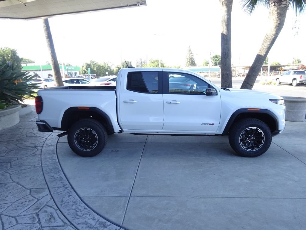 2026 GMC Canyon AT4 - Photo 9