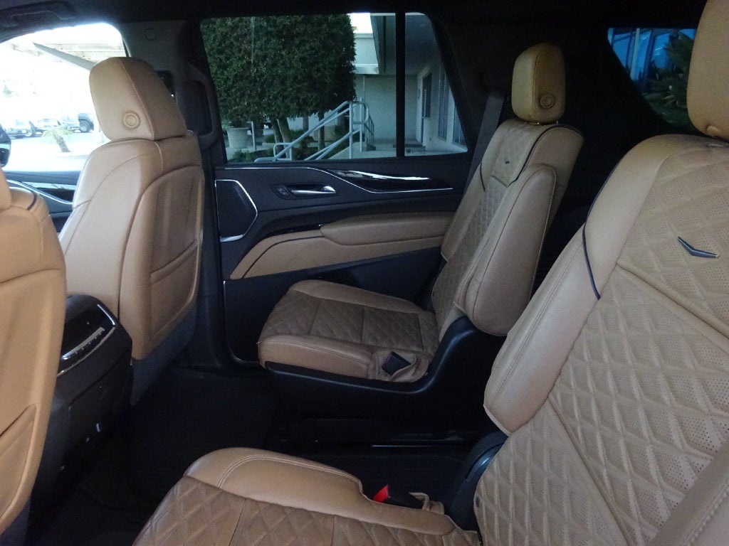2023 Cadillac Escalade 4WD Sport