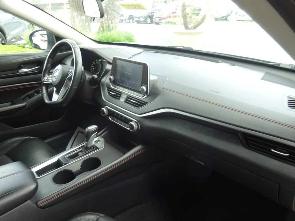 2021 Nissan Altima SR FWD