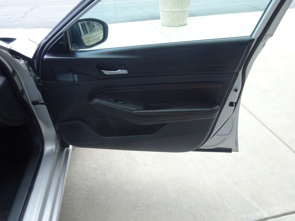 2021 Nissan Altima SR FWD