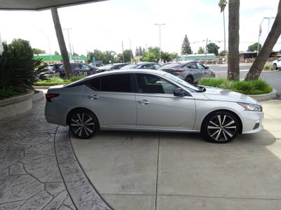 2021 Nissan Altima SR FWD