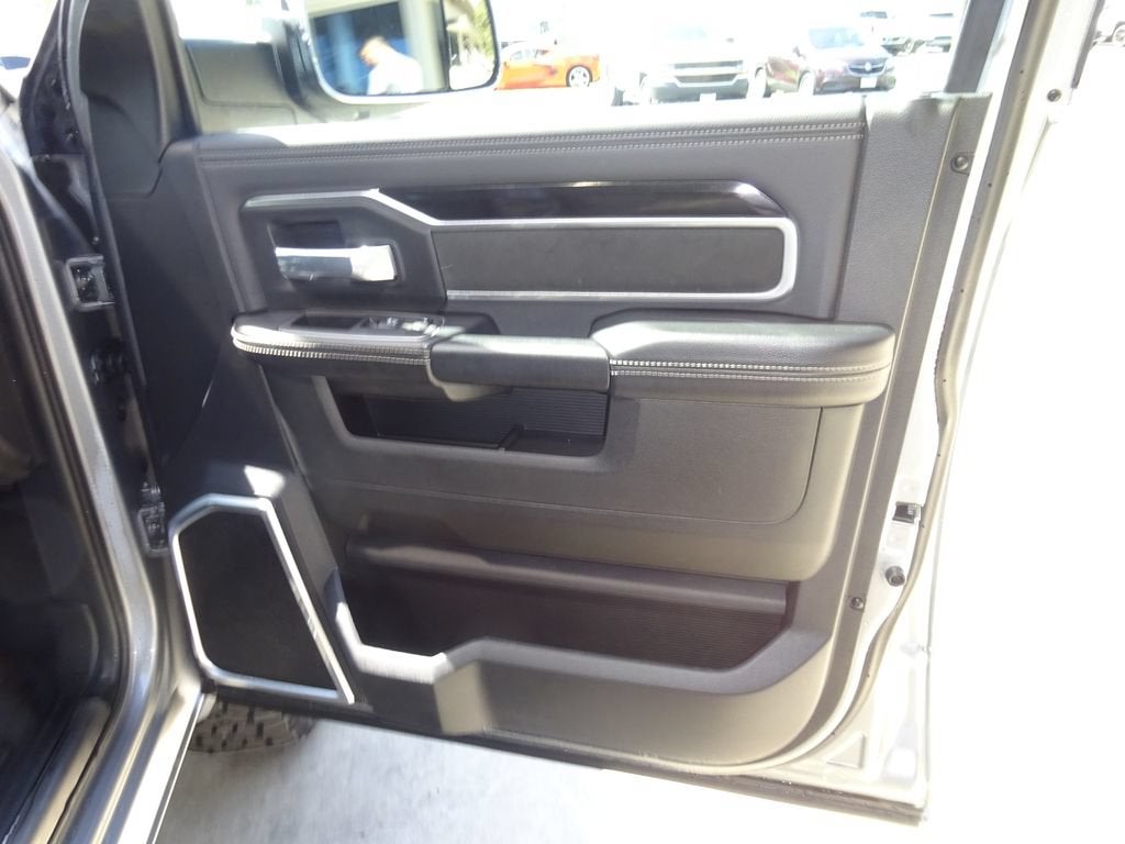 2022 RAM 2500 Laramie Crew Cab 4x4 6'4" Box