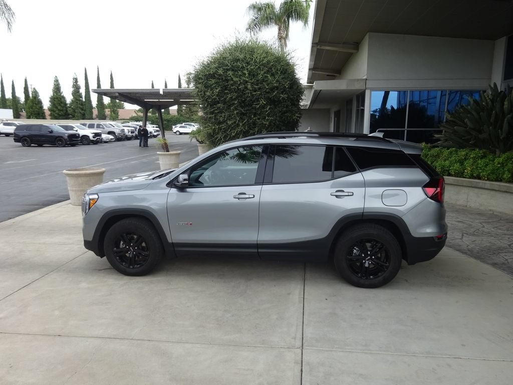 2023 GMC Terrain AT4