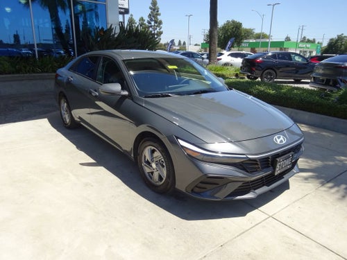 2025 Hyundai Elantra SE