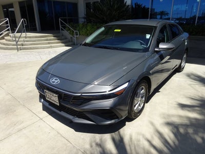 2025 Hyundai Elantra SE