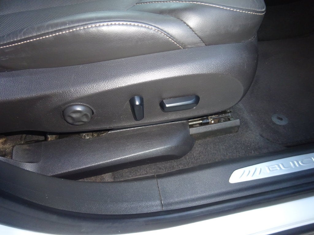 2017 Buick Envision Essence - Photo 29