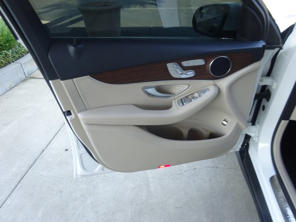 2022 Mercedes-Benz GLC 300 SUV