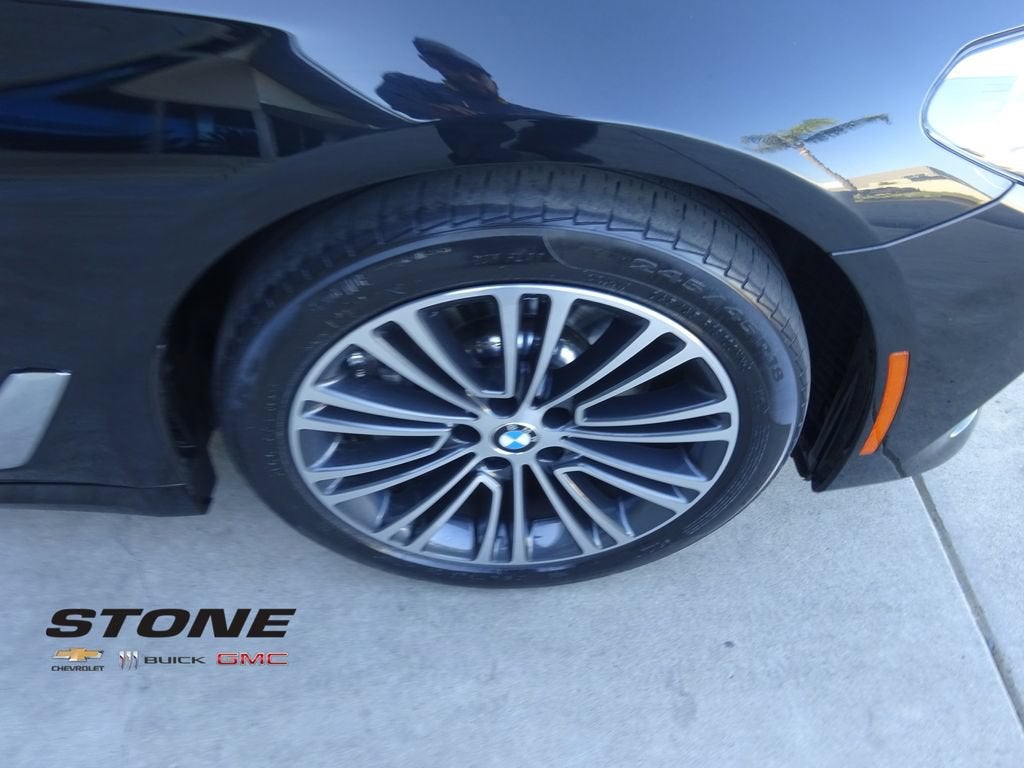 2019 BMW 5 Series 530i