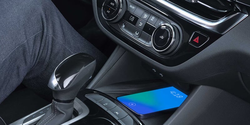 2026 Buick Envista interior technology and touchscreen display Tulare, CA
